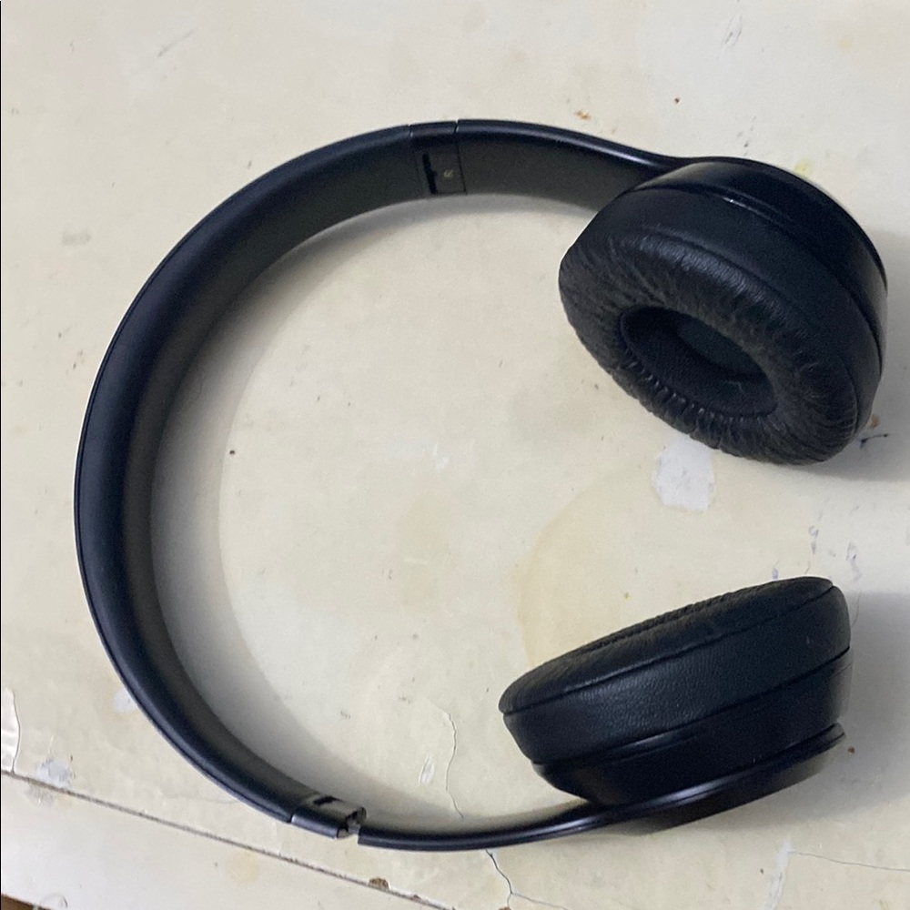 Wireless Black Headphones